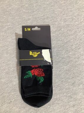 Dr. Martens Crew Socks Black with Red Rose